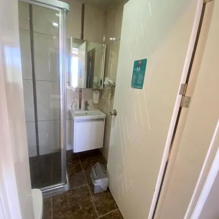 Beyaz Saray Hotel *